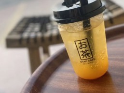 اطلب أي مشروب واحصل على خصم 50% على أي كيكة من اختيارك