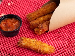 اطلب اي طبق واحصل على الثاني مجاناً