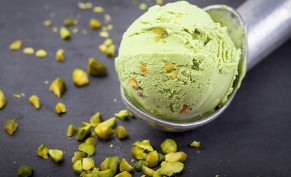 اطلب كيلو بوظة من أي نوع واحصل على نصف كيلو بوظة فواكة مجاناً