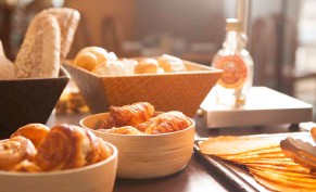 اطلب طبق رئيسي واحصل على الثاني مجاناً