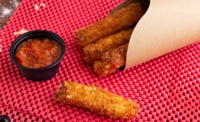 اطلب اي طبق واحصل على الثاني مجاناً