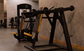 Subscribe to the gym for one month and get the second month for free