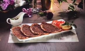 اطلب طبق رئيسي واحصل على الثاني مجاناً