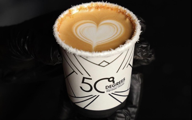 مقهى خمسون درجة