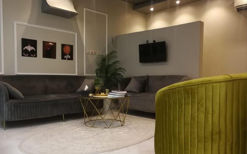 Hair detox + blow-dry without winding for 280 riyals