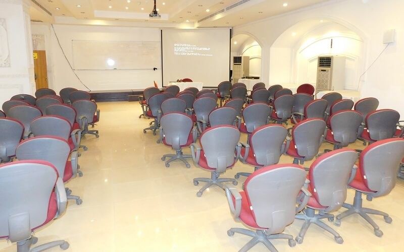 معهد سفراء الاحتراف