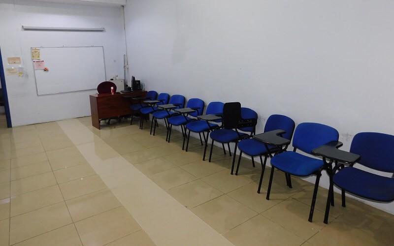 معهد سفراء الاحتراف