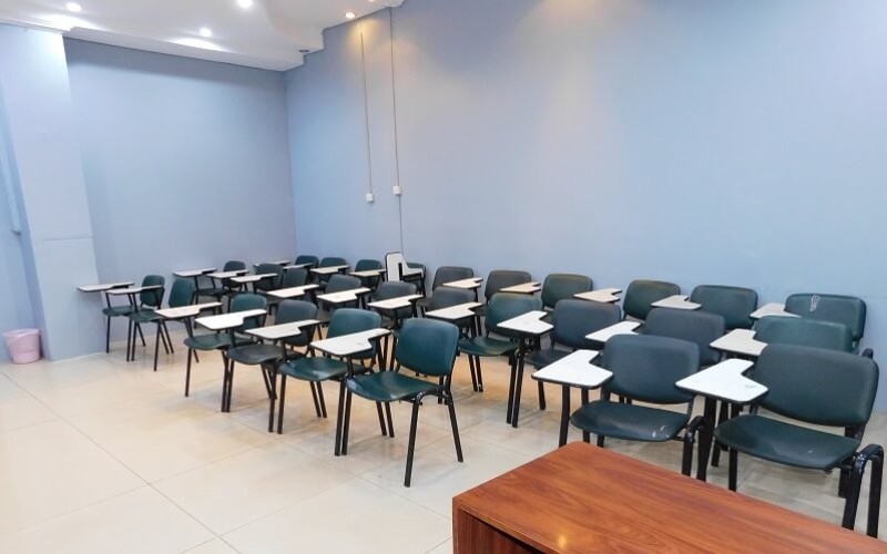 معهد سفراء الاحتراف