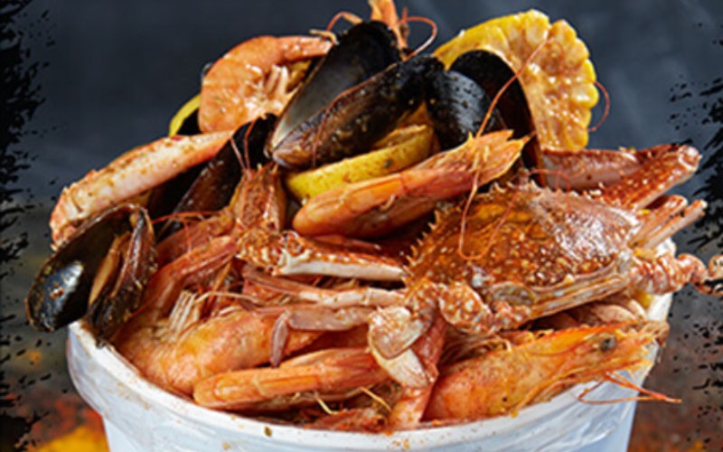 اشتري 1 دادي مكس (10 قطع جمبري + كراب 3 قطع + بلح البحر 15 قطعة) واحصل على نفس الحجم مجانا.